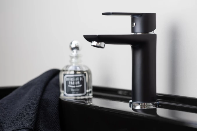 Baterija STELA za lavabo crna-hrom 2312