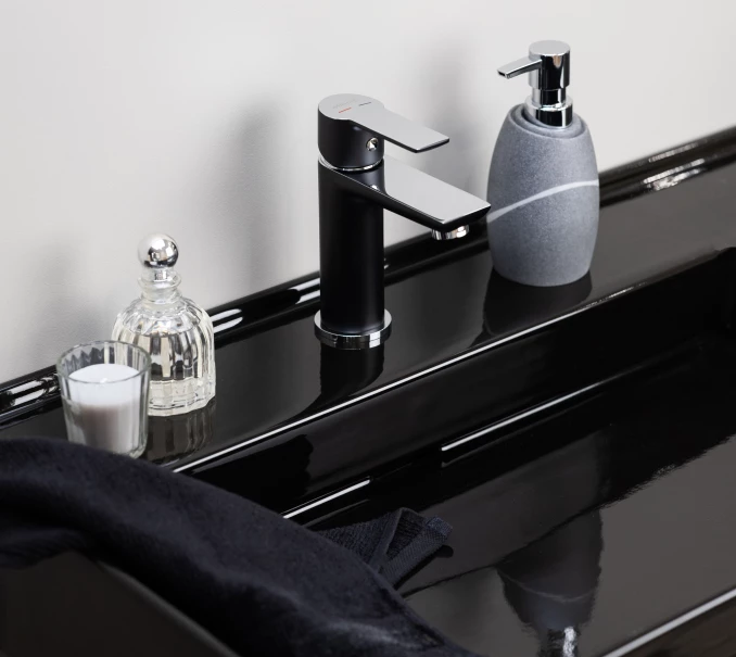 Baterija STELA za lavabo crna-hrom 2312